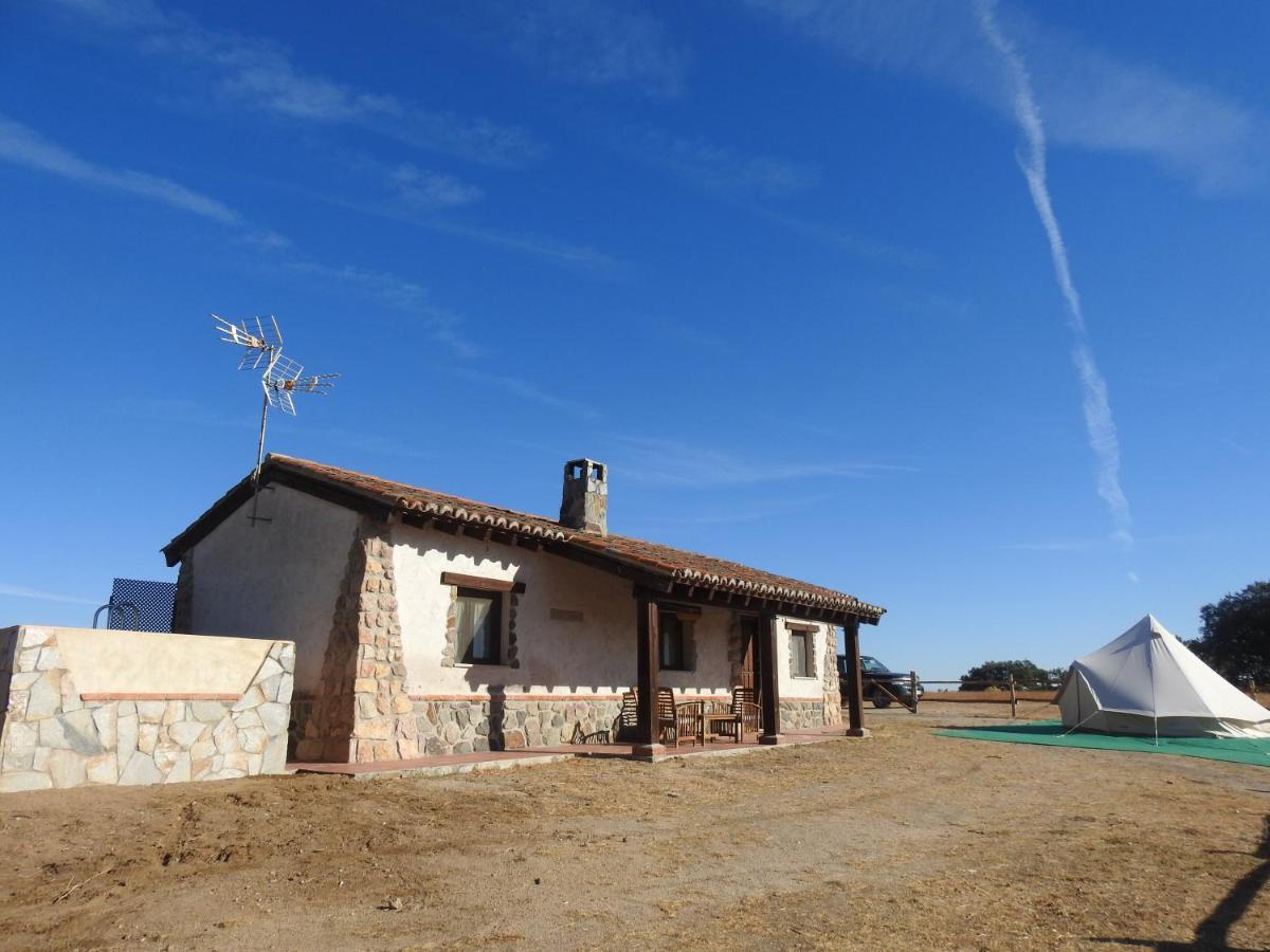 Eco-Lodge En La Reserva Privada Campanarios De Azaba - Proyecto De Conservacion Espeja Esterno foto