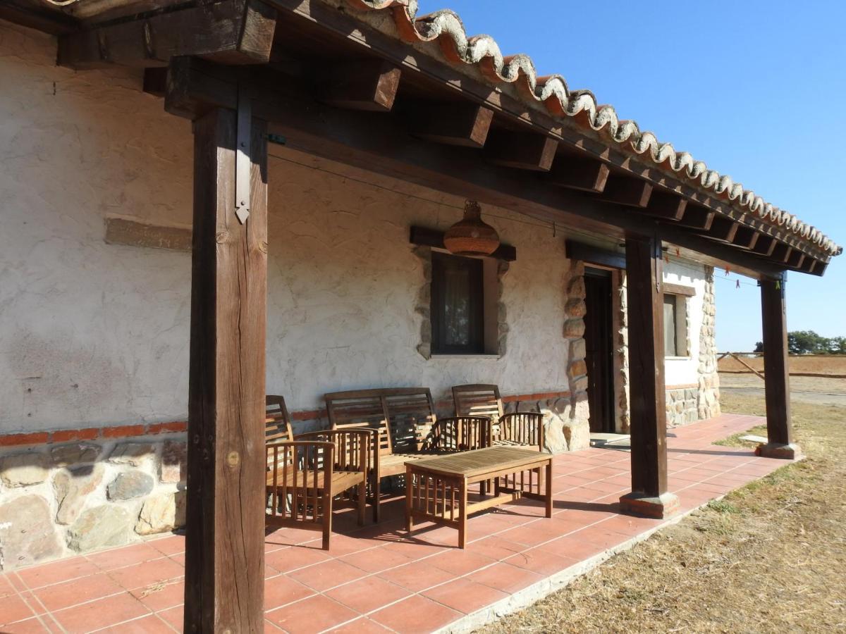 Eco-Lodge En La Reserva Privada Campanarios De Azaba - Proyecto De Conservacion Espeja Esterno foto
