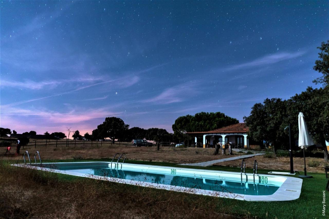 Eco-Lodge En La Reserva Privada Campanarios De Azaba - Proyecto De Conservacion Espeja Esterno foto