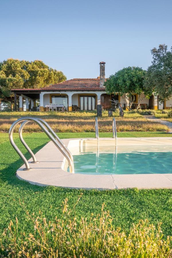 Eco-Lodge En La Reserva Privada Campanarios De Azaba - Proyecto De Conservacion Espeja Esterno foto