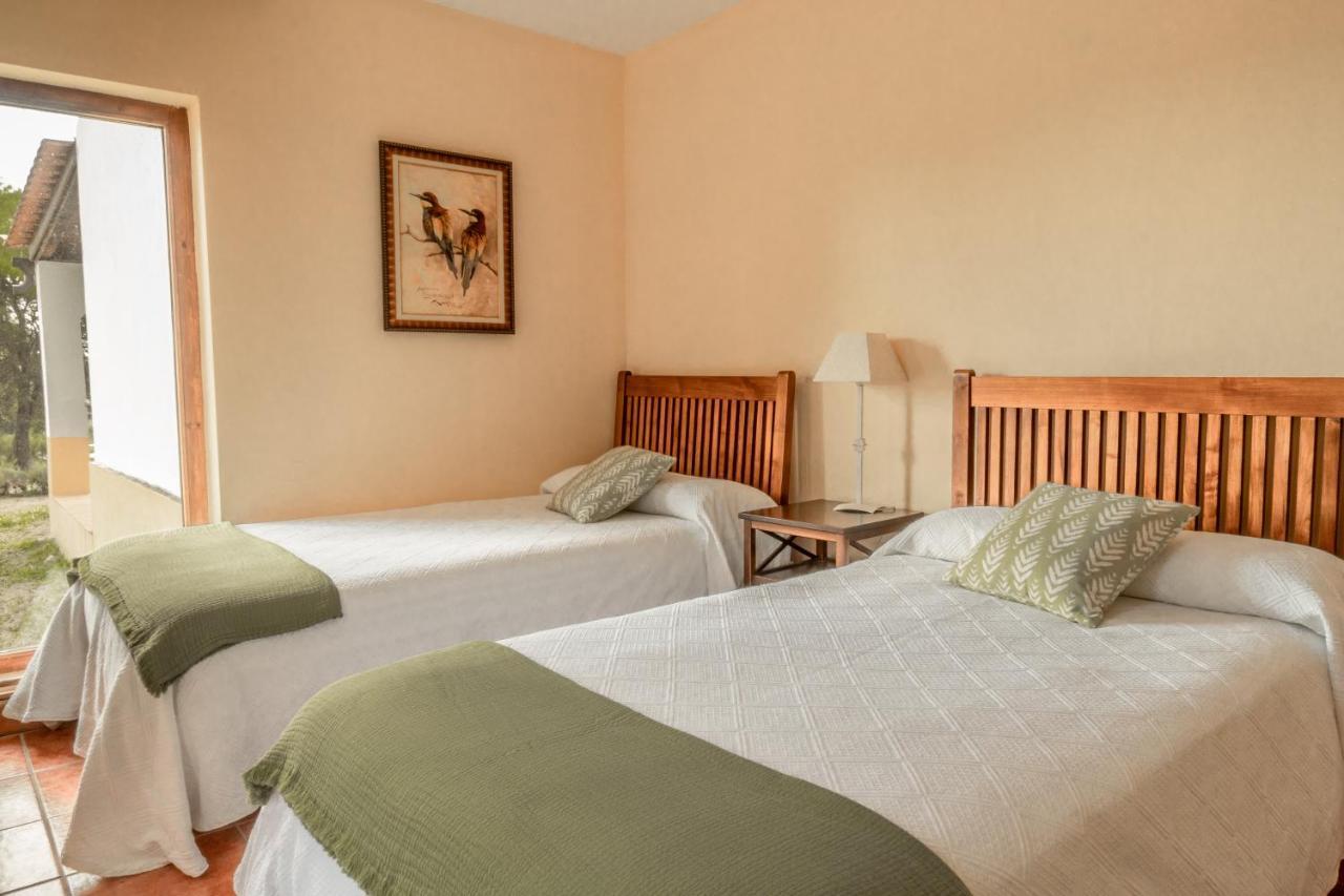 Eco-Lodge En La Reserva Privada Campanarios De Azaba - Proyecto De Conservacion Espeja Esterno foto