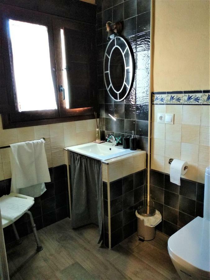 Eco-Lodge En La Reserva Privada Campanarios De Azaba - Proyecto De Conservacion Espeja Esterno foto